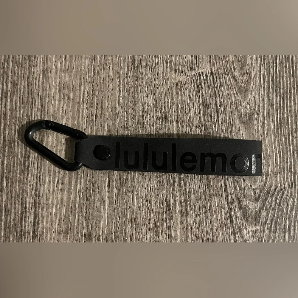 Lululemon keychain ⚡️